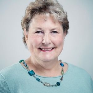 Meet your Posher, Holly